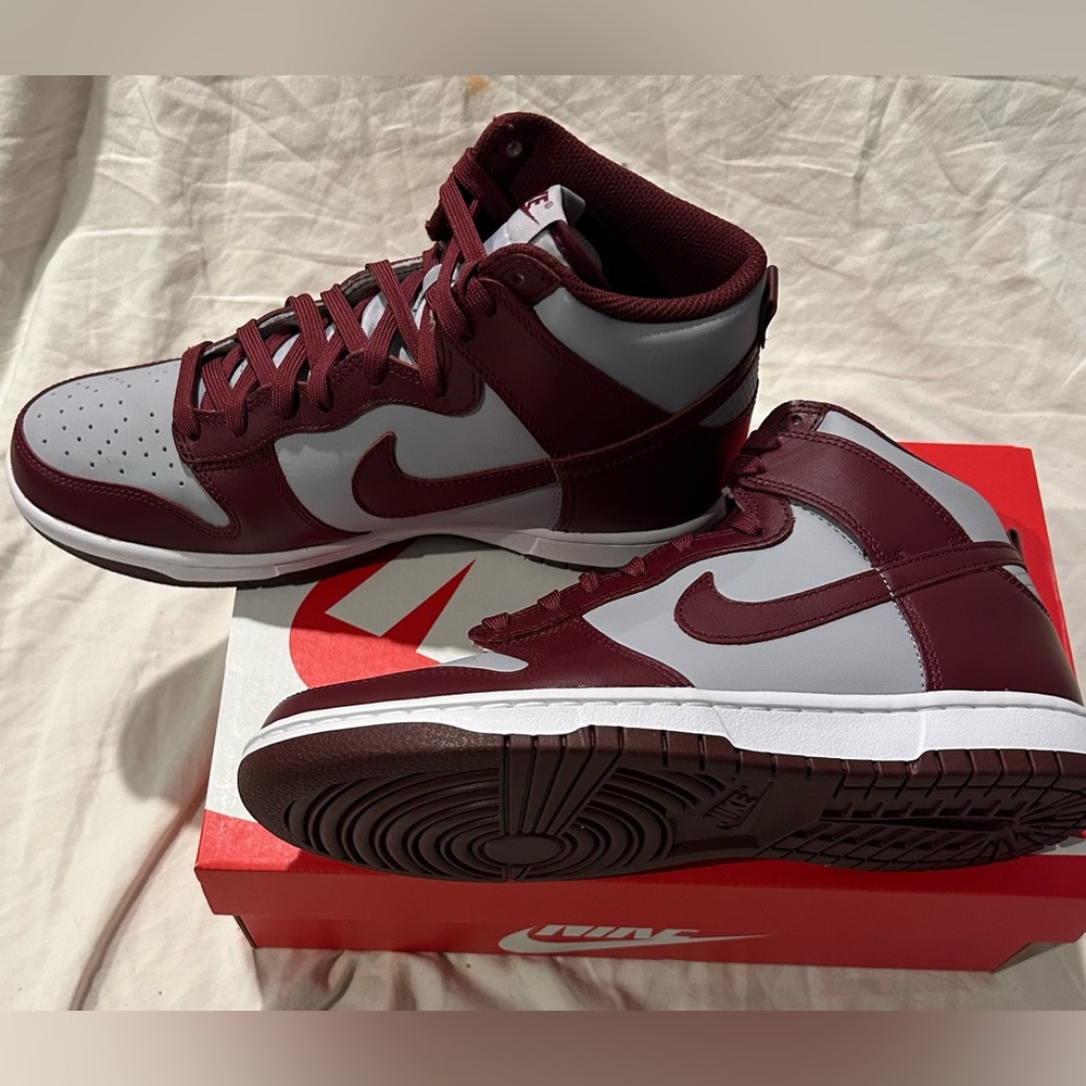 Nike Dunk Retro (beet root gray colorway) 🔥🔥 Size 9 🏀 Athleisure Shoe is 👍👍